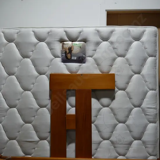 Queen slat bed