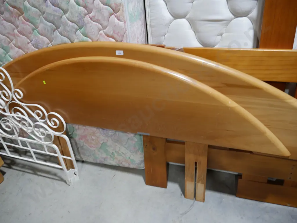 King headboard Image 1++