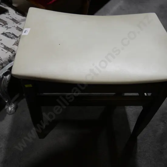 Piano stool