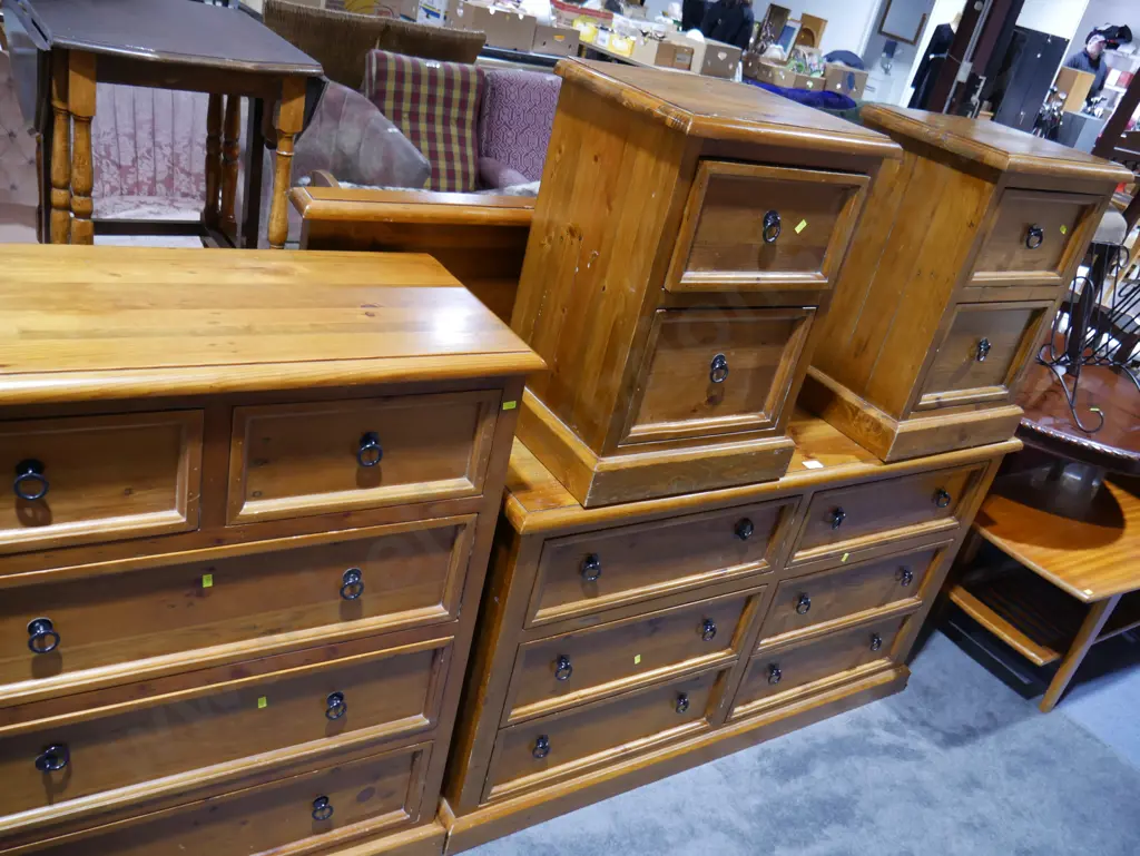 Pine 5 piece bedroom suite Image 1++