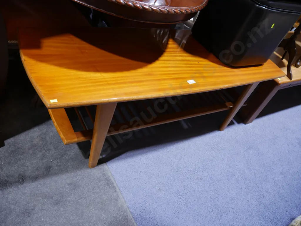Coffee table Image 1++