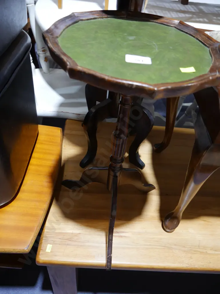 Leather top plant table Image 1++