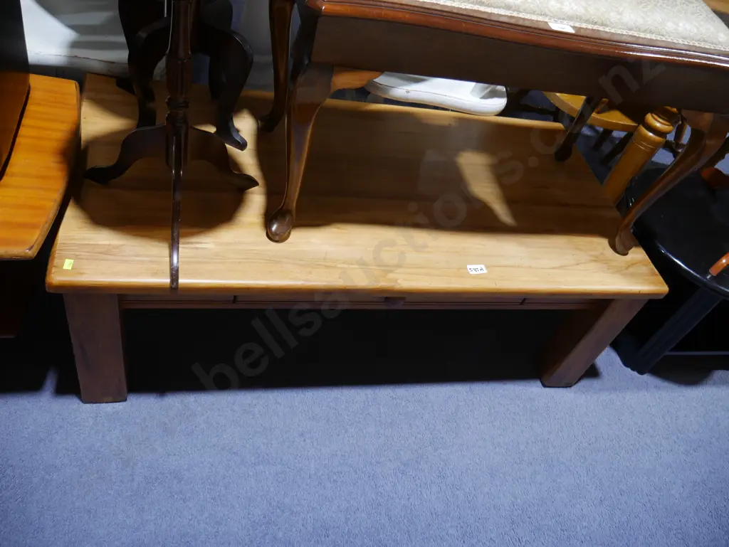 Coffee table Image 1++