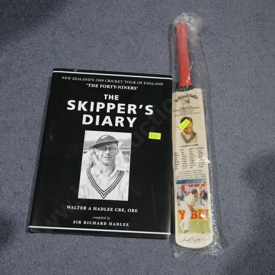 Richard Hadlee signed sports memorabilia