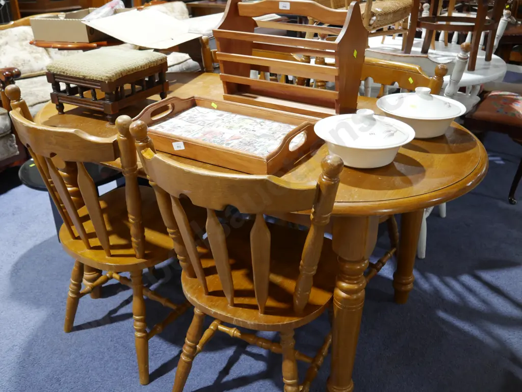 Dining table and four chairs Image 1++