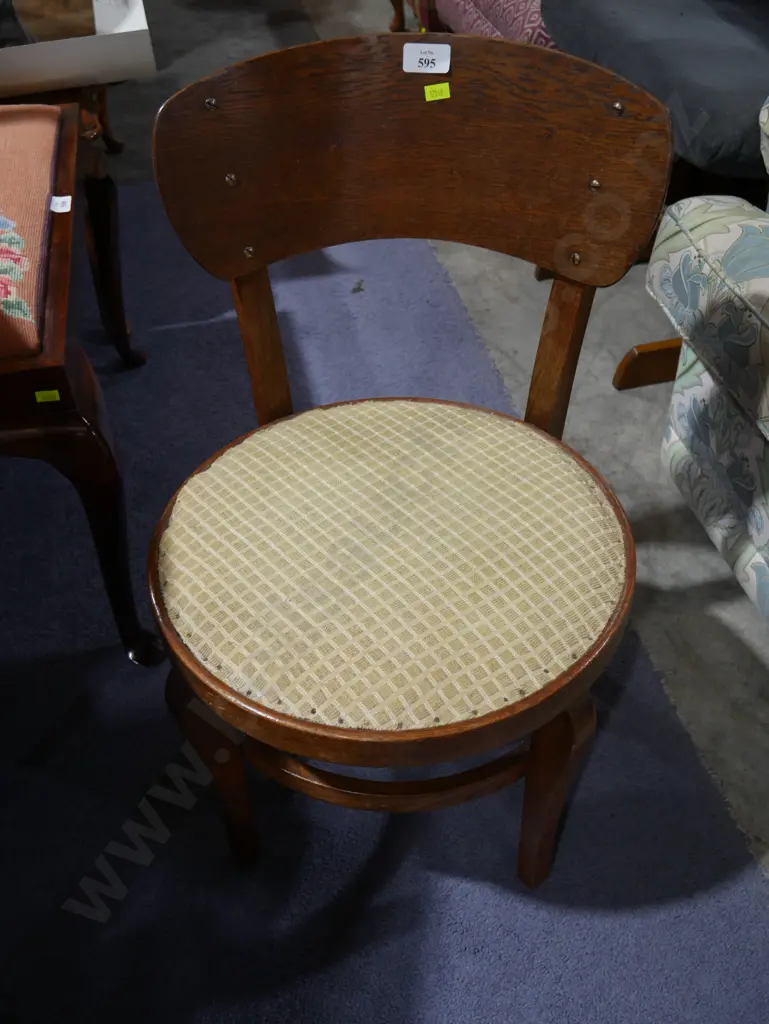 Small Bentwood chair Image 1++