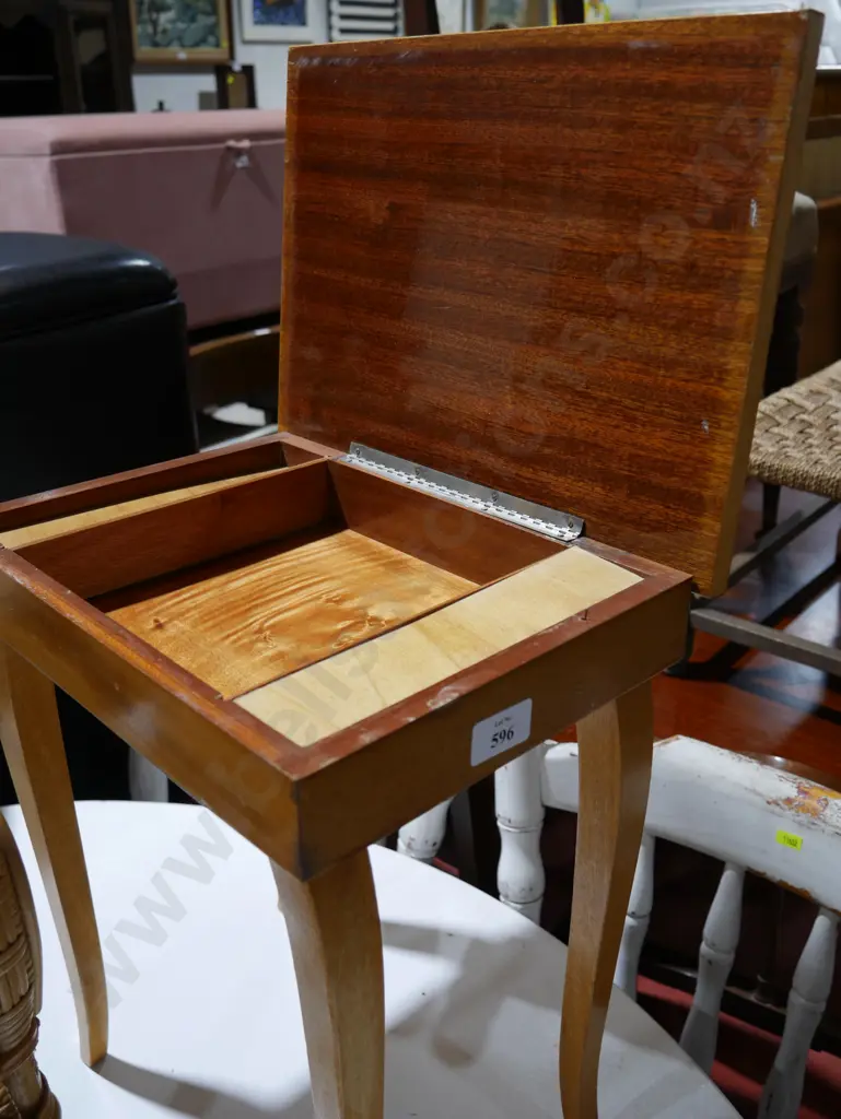 Inlaid side table Image 1++