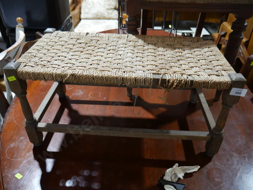 Wicker top stool Image 1++