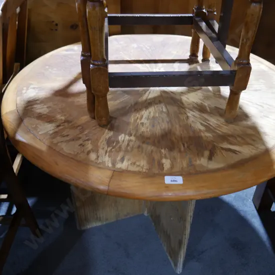 Round table