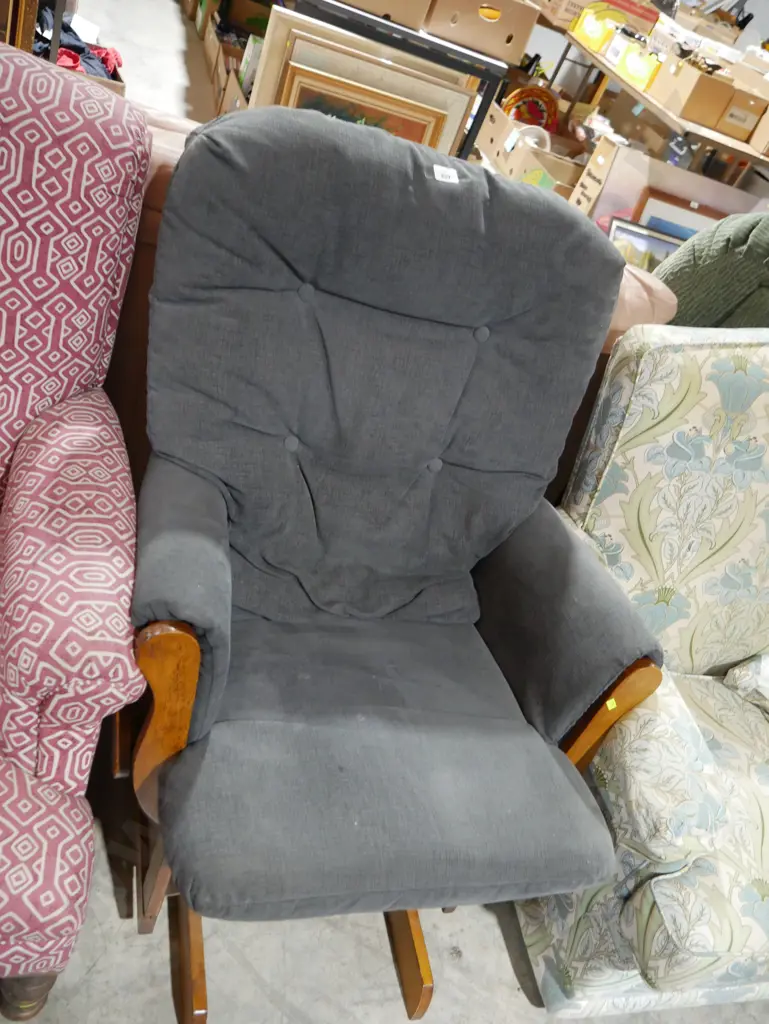 Rocking chair Image 1++