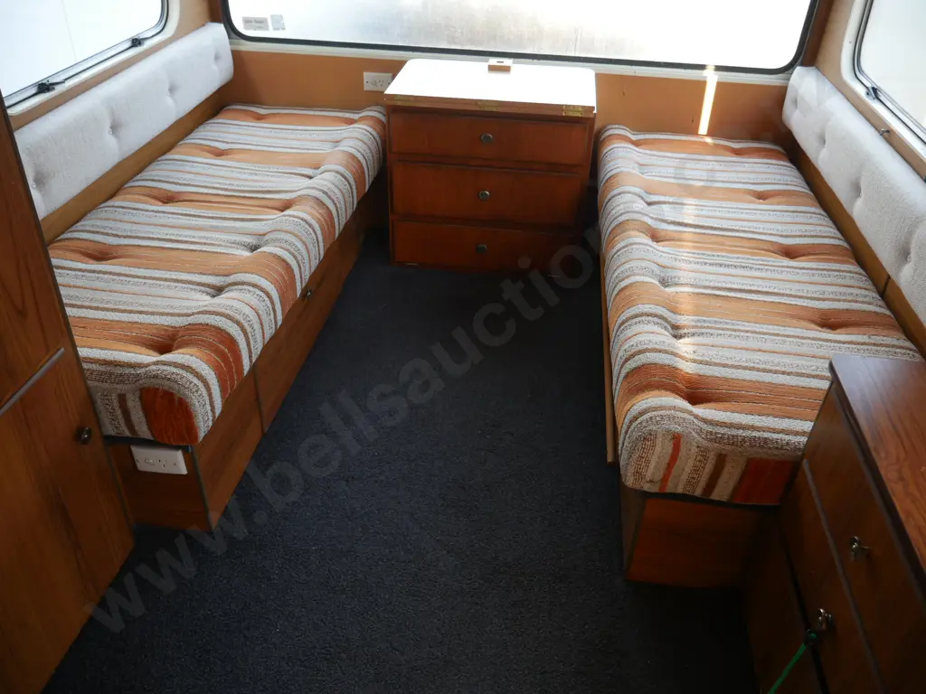 Zephyr Caravan 1985 with awning -( been parked under cover) Image 1++
