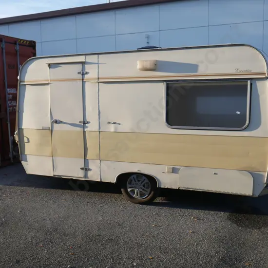 Zephyr Caravan 1985 with awning -( been parked under cover)