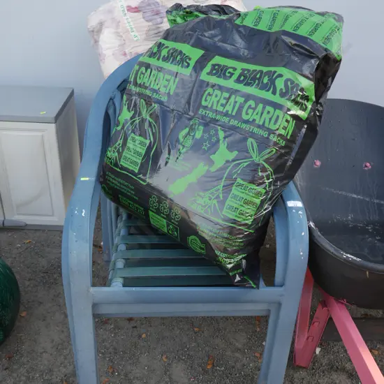 6 outdoor chairs