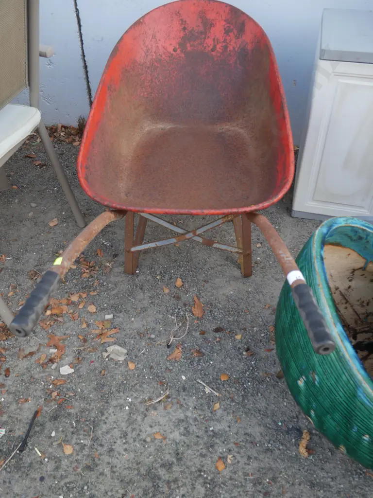 Wheelbarrow Image 1++