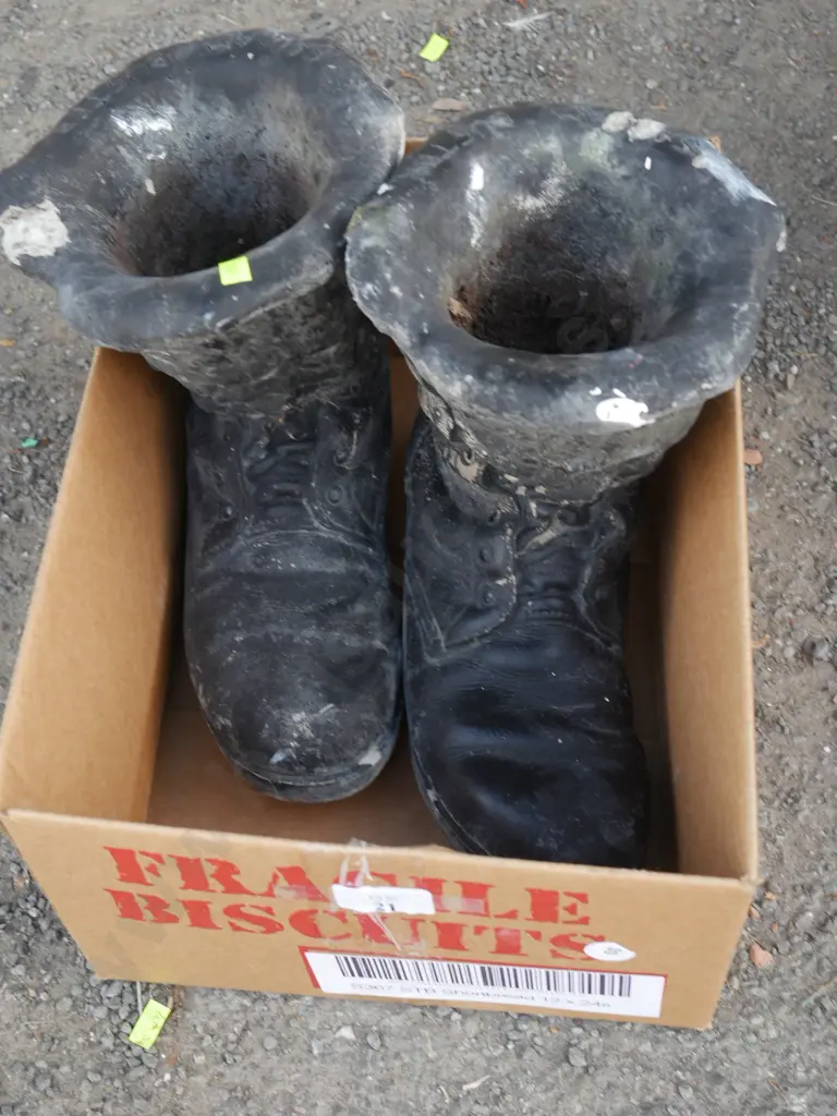 2 gumboot plant pots Image 1++