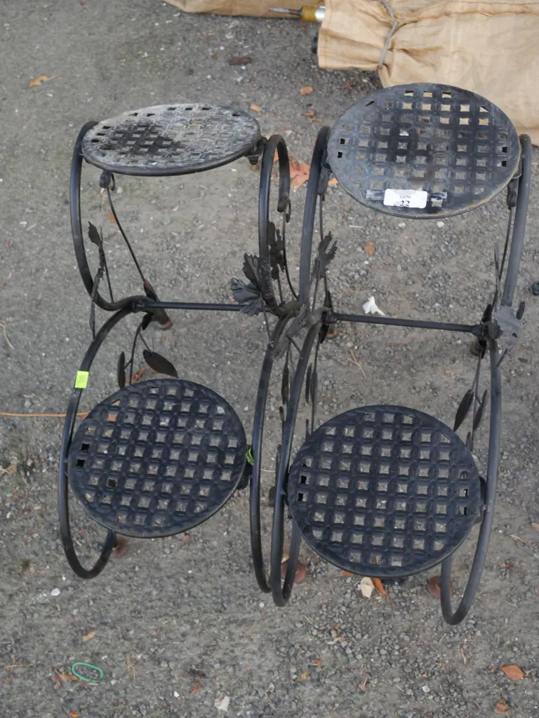 2 metal plant stands Image 1++