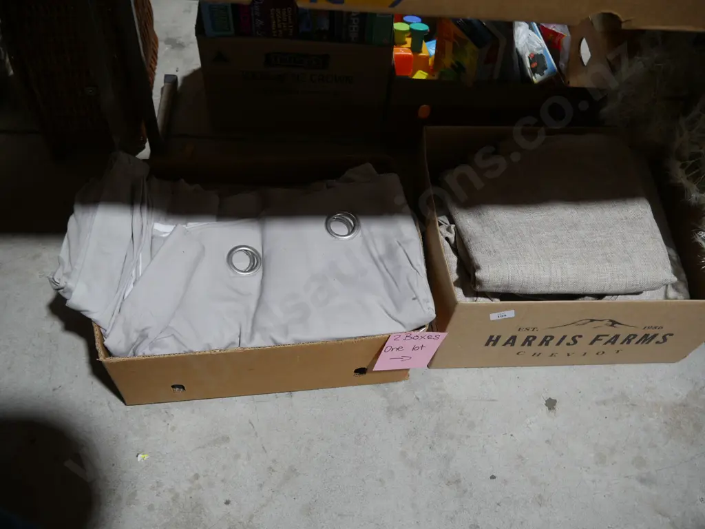 2 boxes of curtains Image 1++