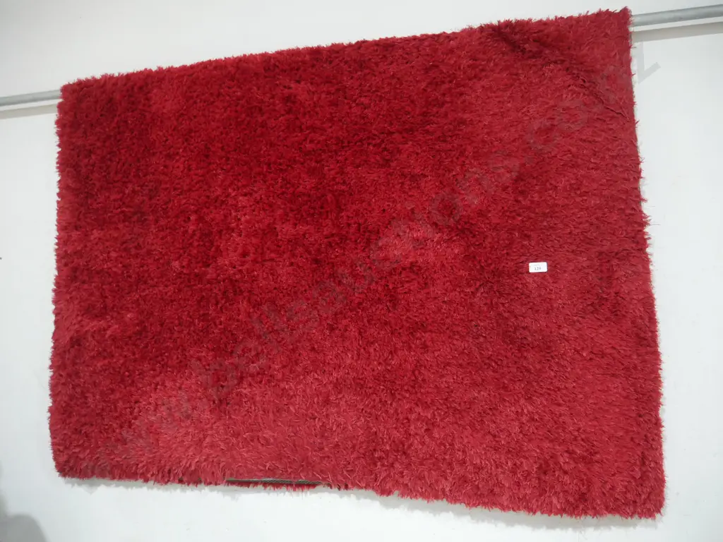 Red floor rug Image 1++