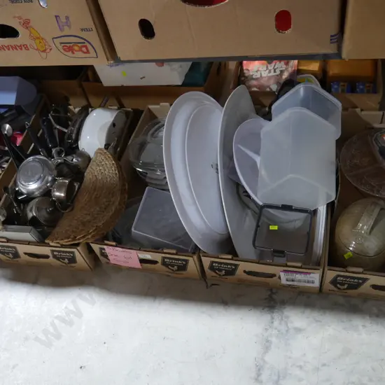 5 boxes of kitchenware
