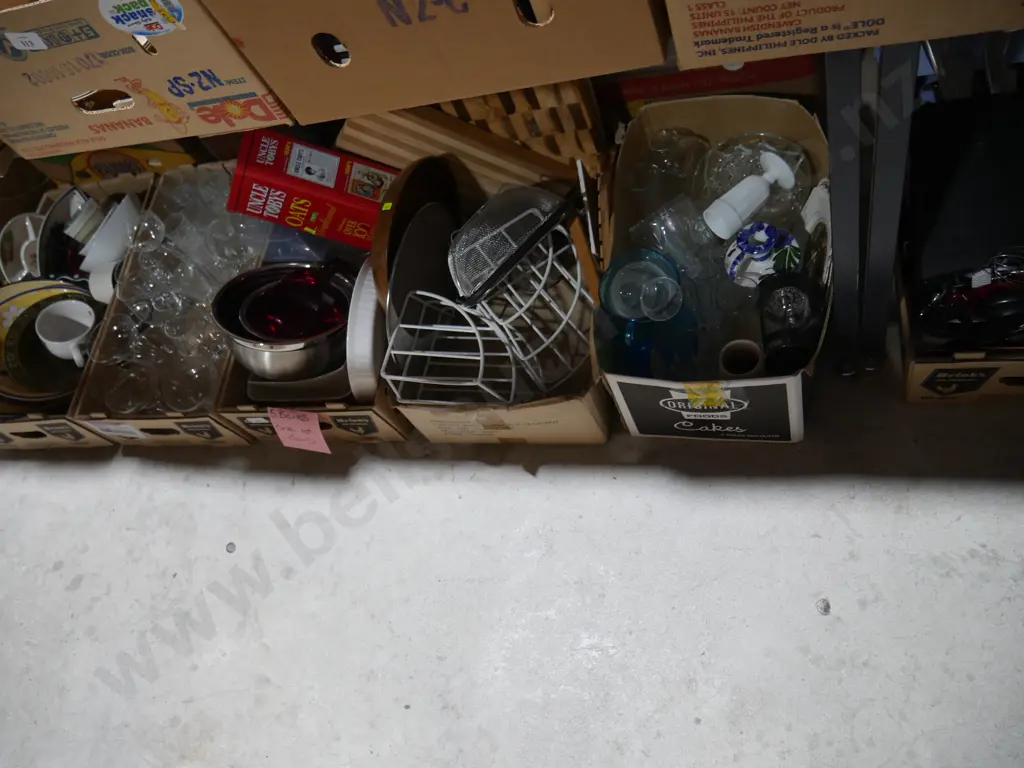 5 boxes of kitchenware Image 1++