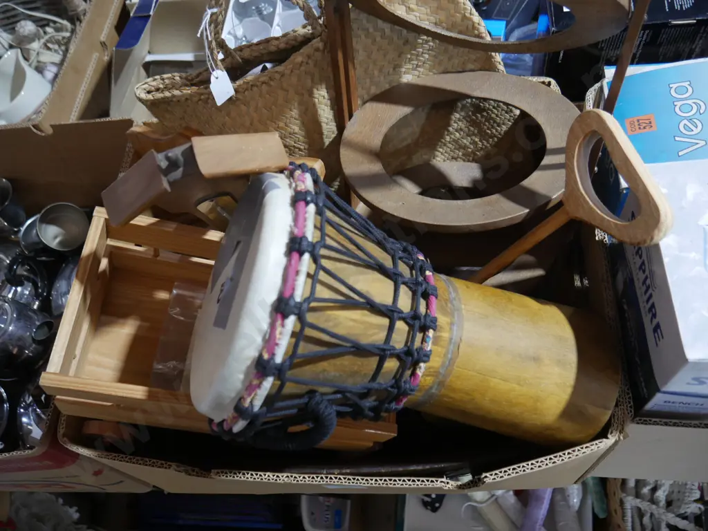 Assorted woodware, wicker bag Image 1++