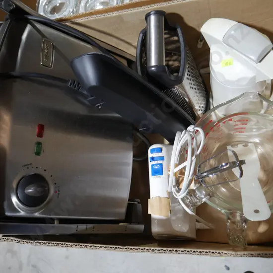 Breville toastie maker, grater etc
