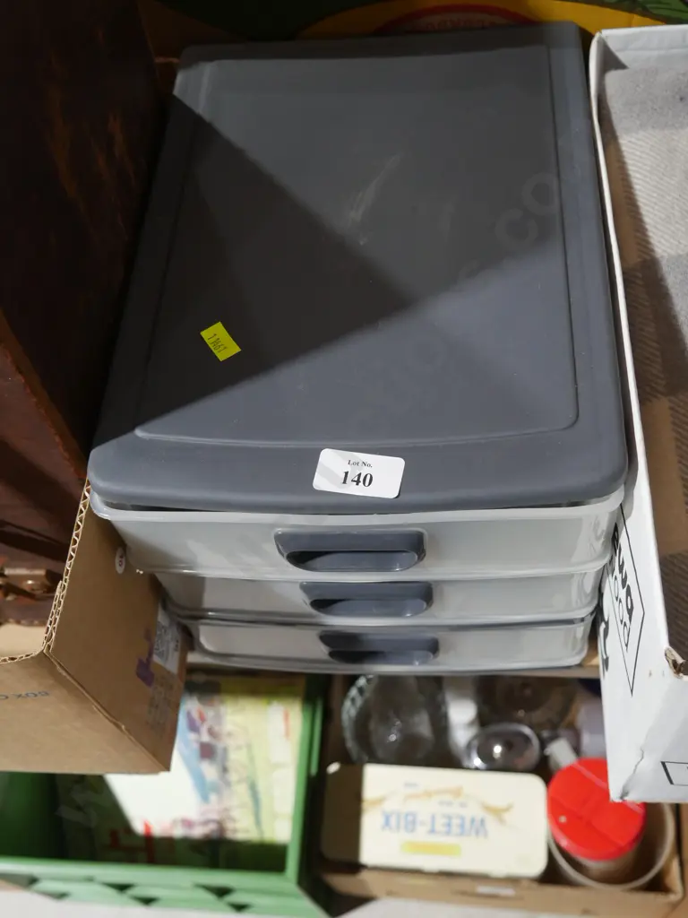 Plastic tabletop drawer Image 1++