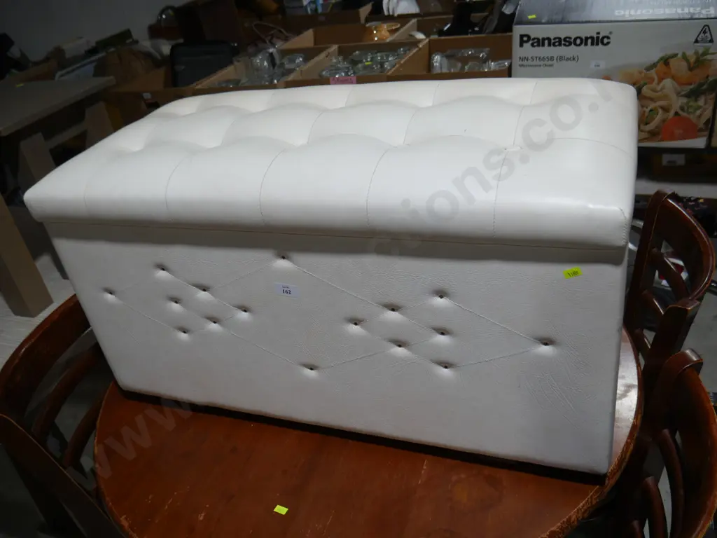 Padded blanket box Image 1++