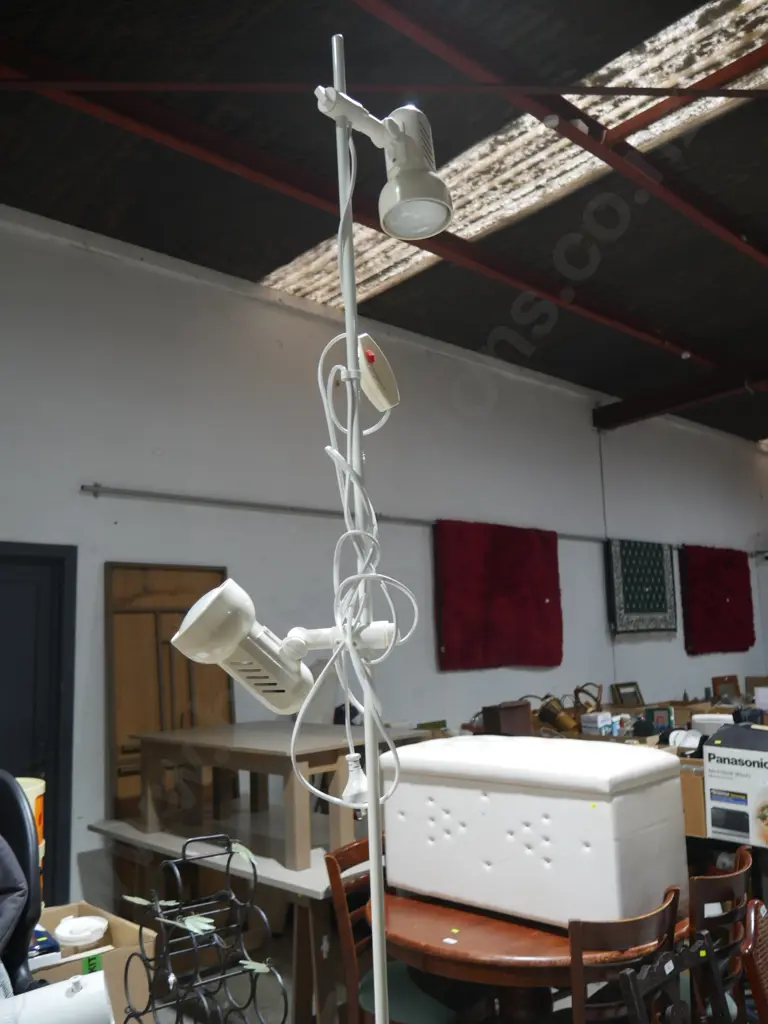 Standard lamp Image 1++