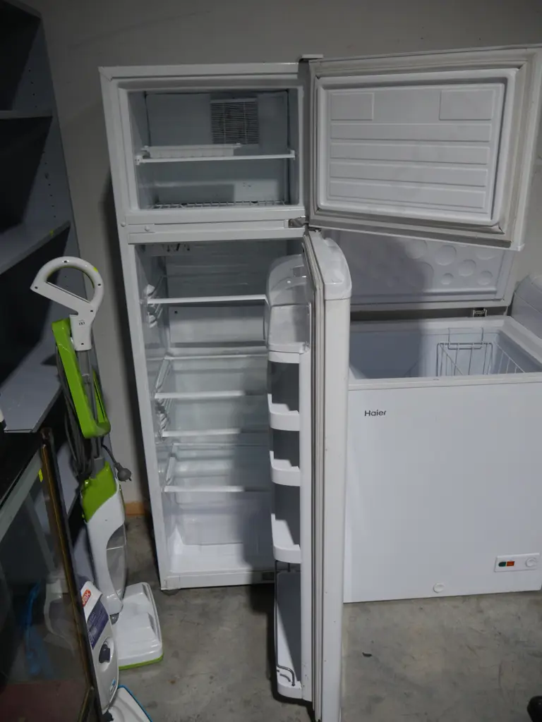 Fisher & Paykel fridge freezer Image 1++