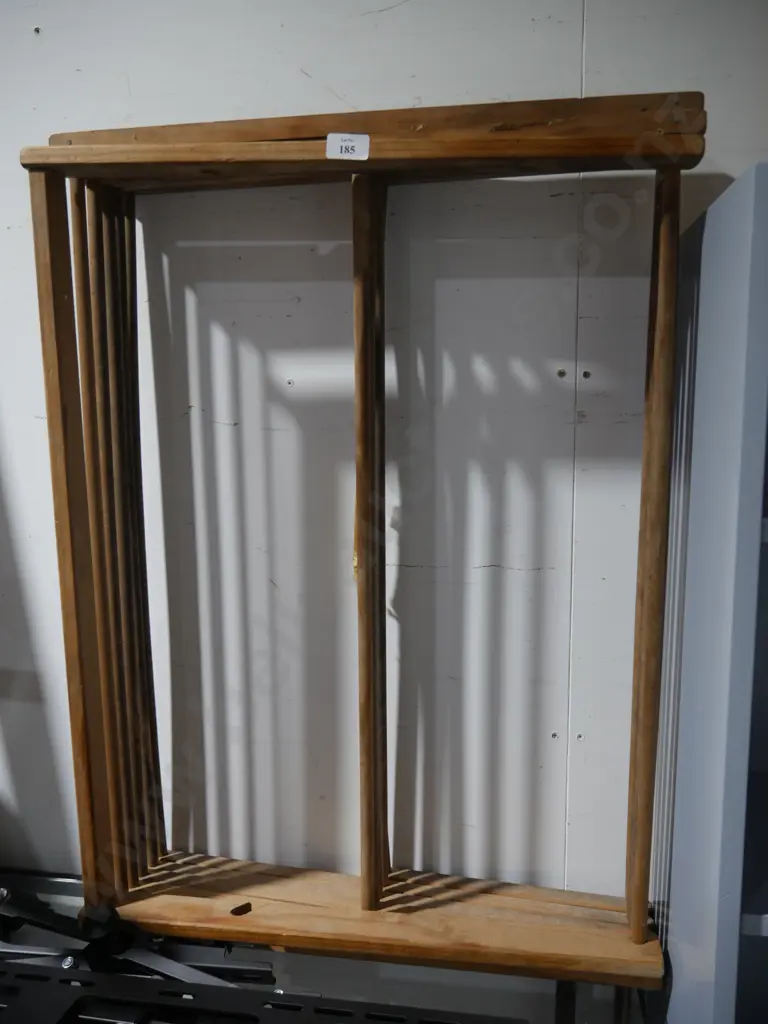 Wooden clothes airer - faulty Image 1++