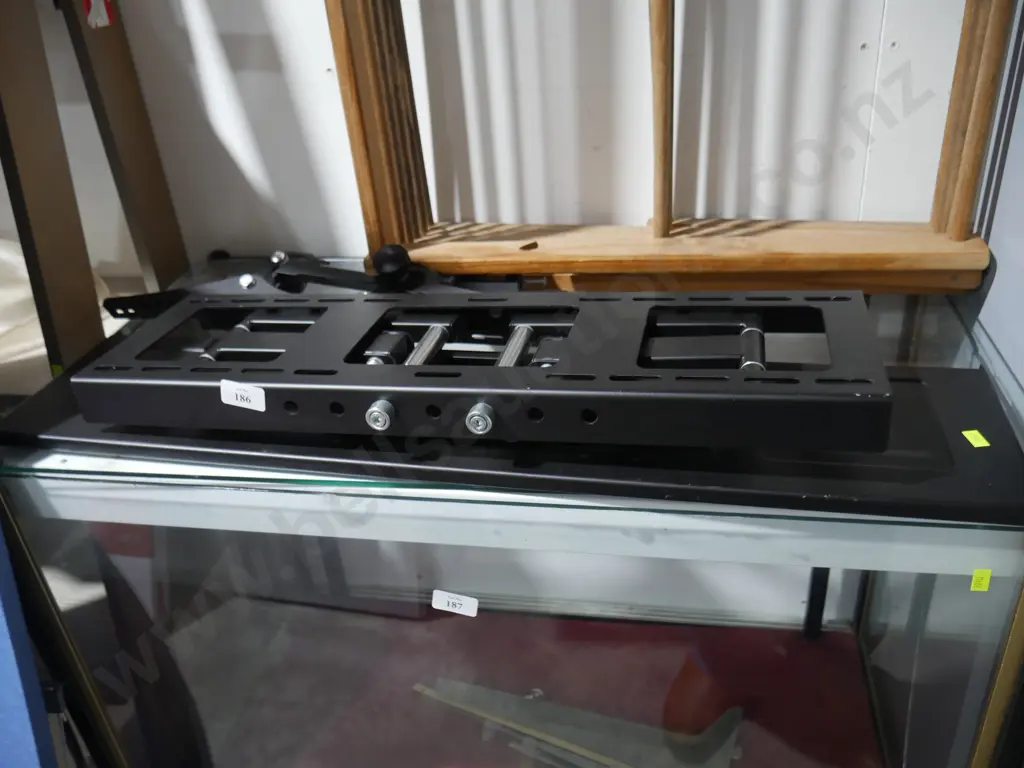 TV wall bracket Image 1++