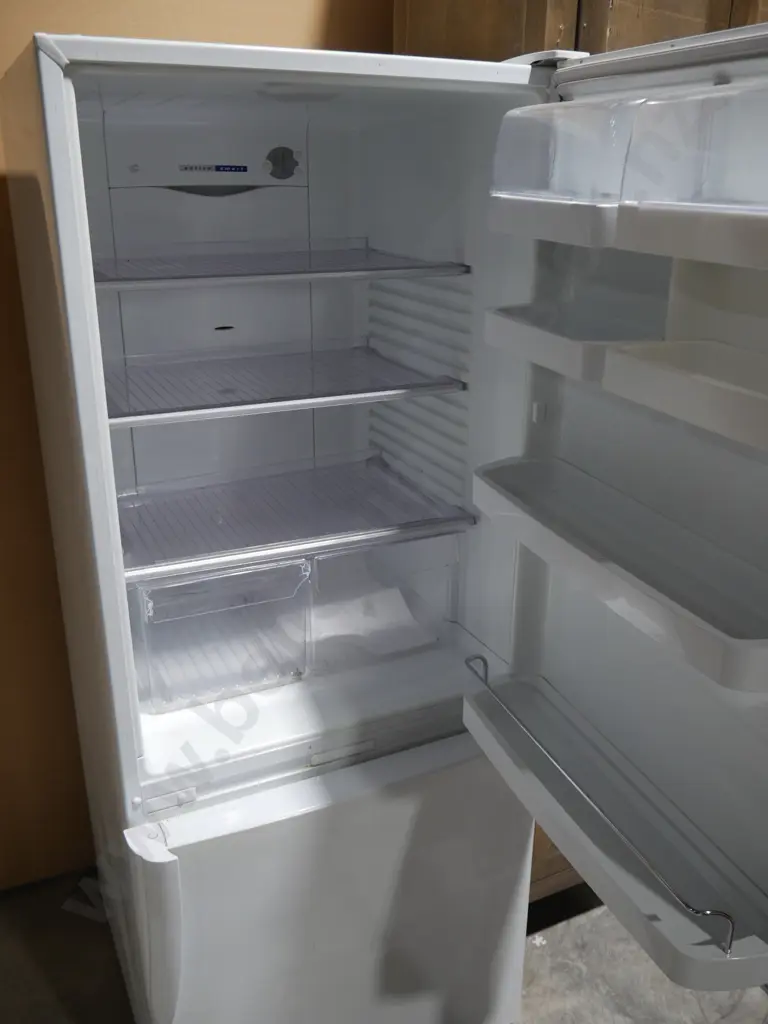Fisher & Paykel fridge freezer Image 1++