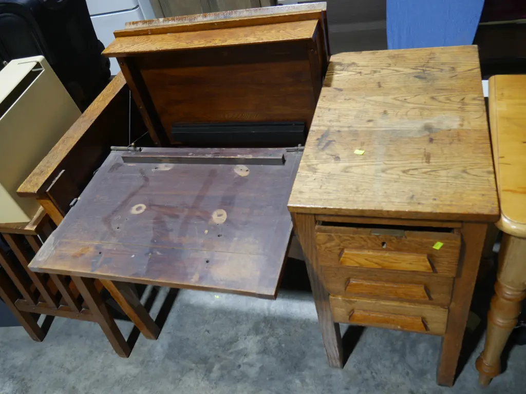 Sewing desk Image 1++