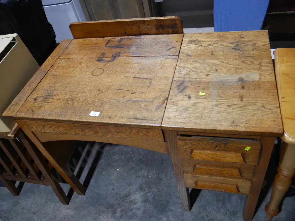 Sewing desk Image 1++