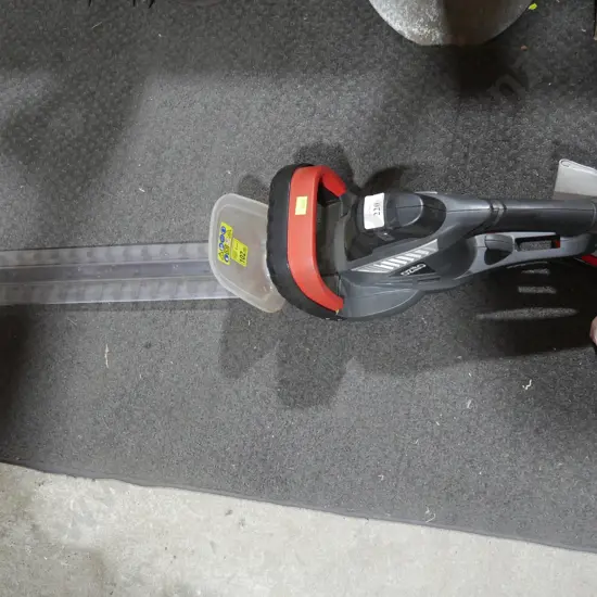 Ozito hedge trimmer