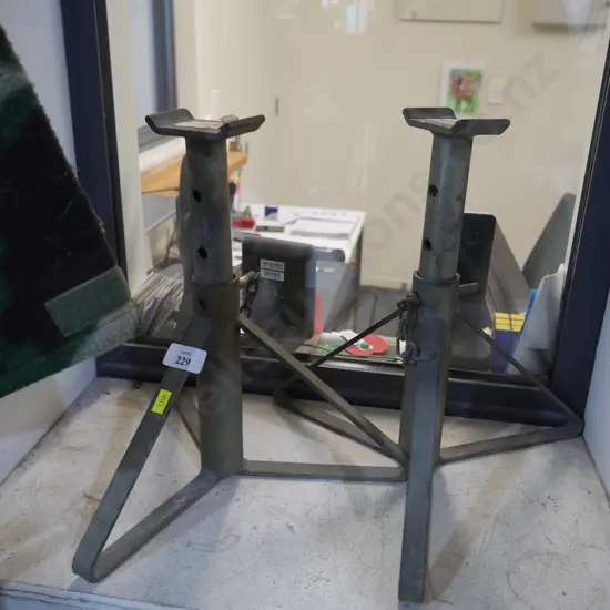 Jack stands