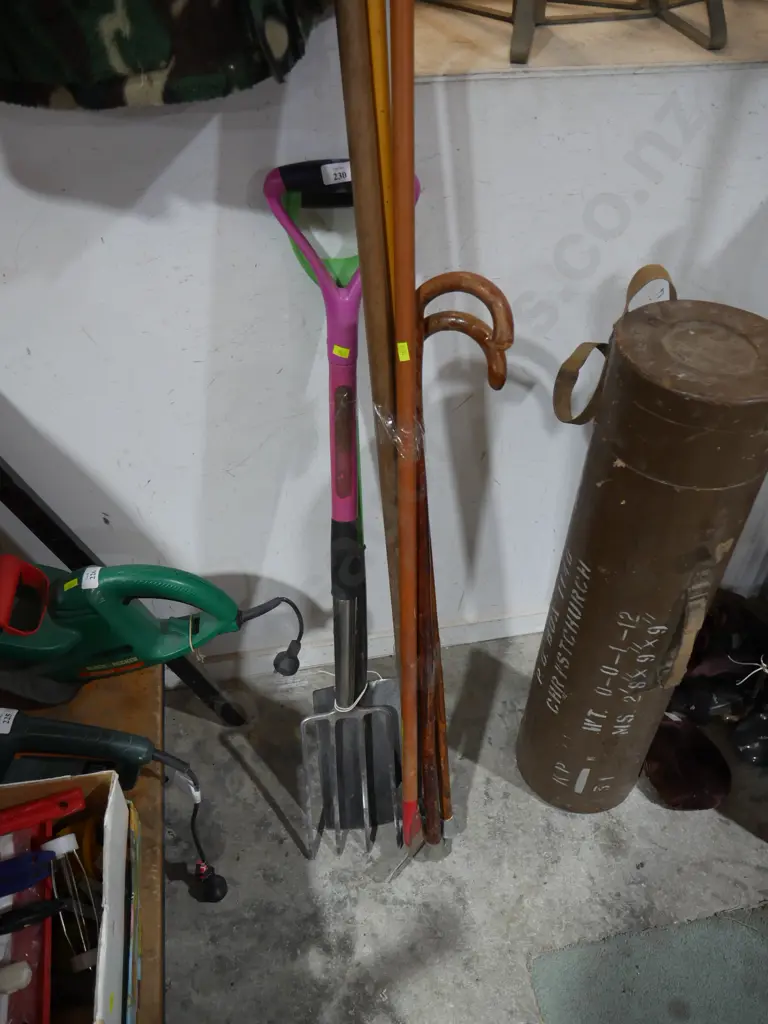 Spade and fork etc Image 1++