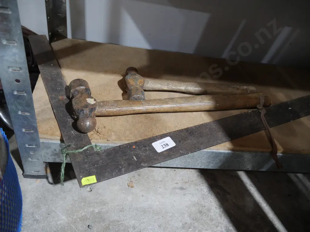 Hammers, try square Image 1++