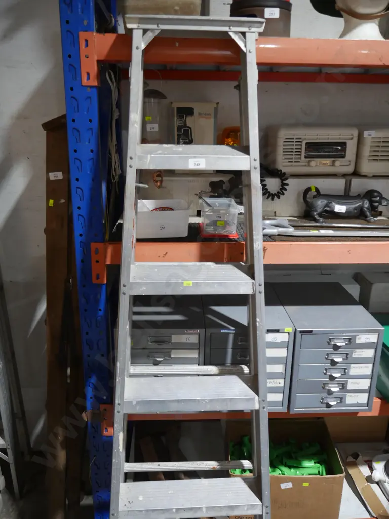 Aluminium extension ladder Image 1++