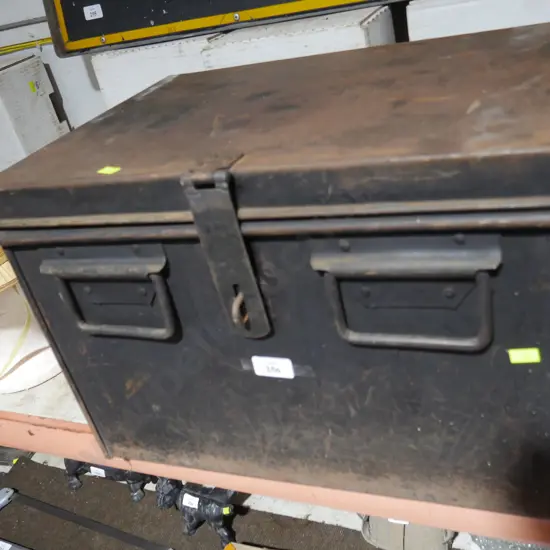 Metal trunk