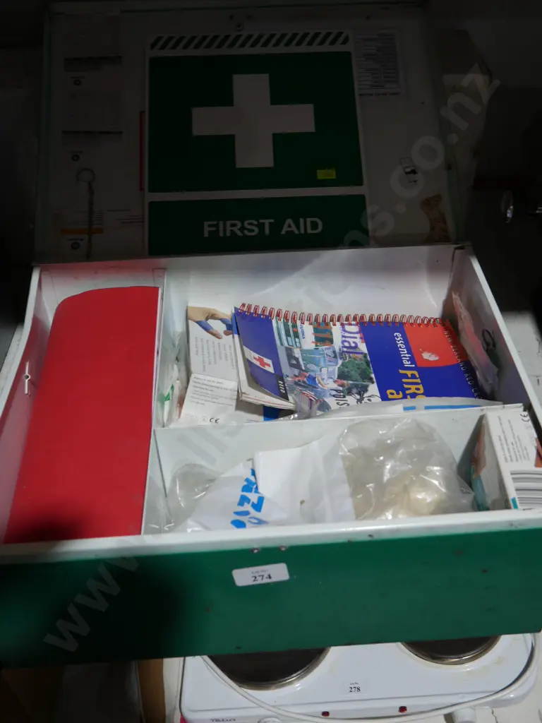 First aid cabinet Image 1++