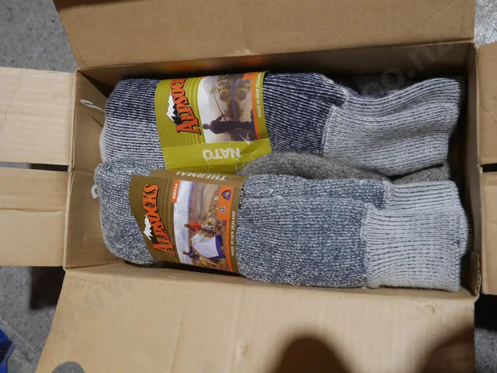 New thermal socks size 9 to 10 Image 1++