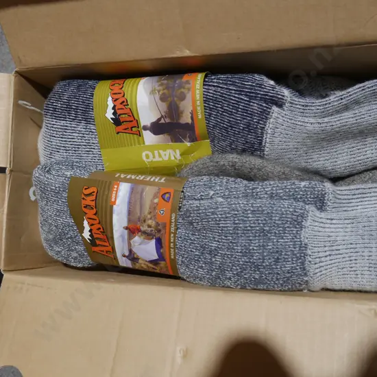 New thermal socks size 9 to 10