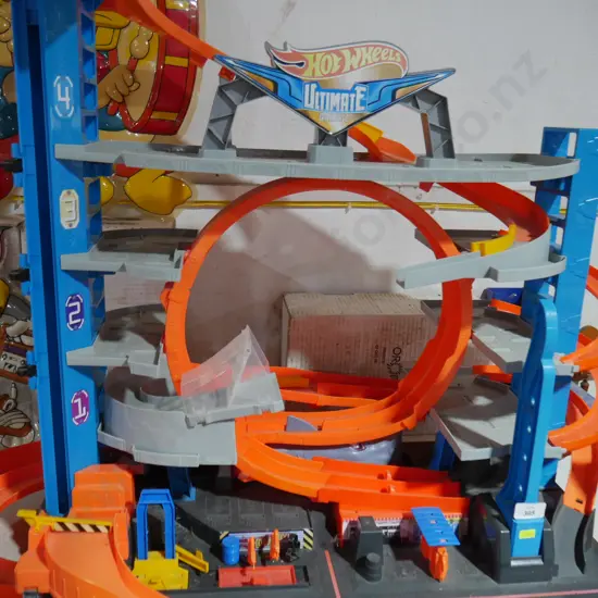 Hot wheels track
