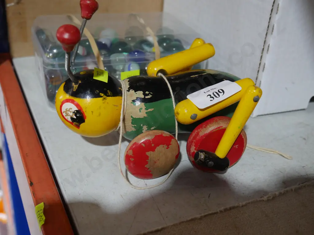 Wooden pull along Image 1++