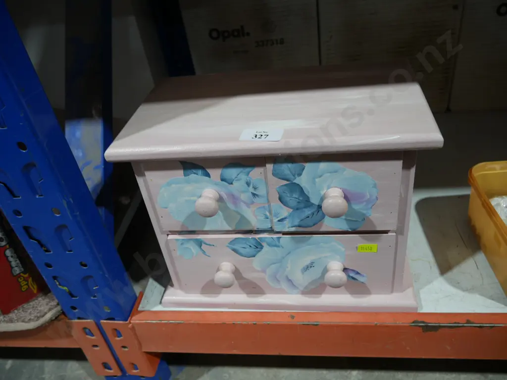 Painted jewellery box Image 1++