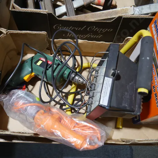 Assorted workshop items