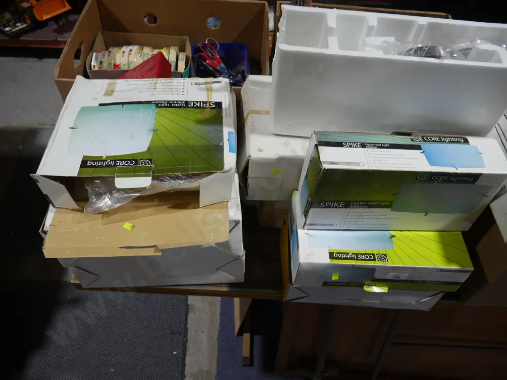 Assorted new light fittings Image 1++
