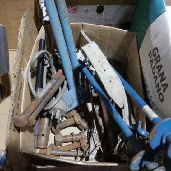Tether pegs etc